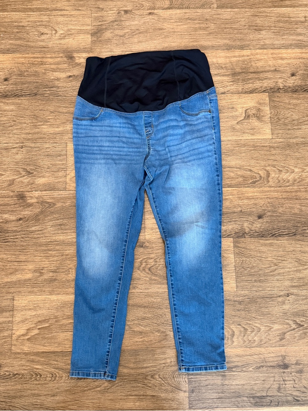 Light Wash Maternity Jeggings with Fully Belly Support Band